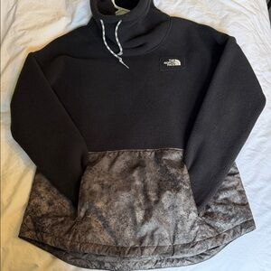 The North Face Women's Black and Gray Turtleneck Sweater